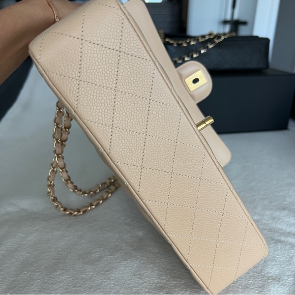 Chanel Medium Classic Beige - Microchip - Picture 10 of 11